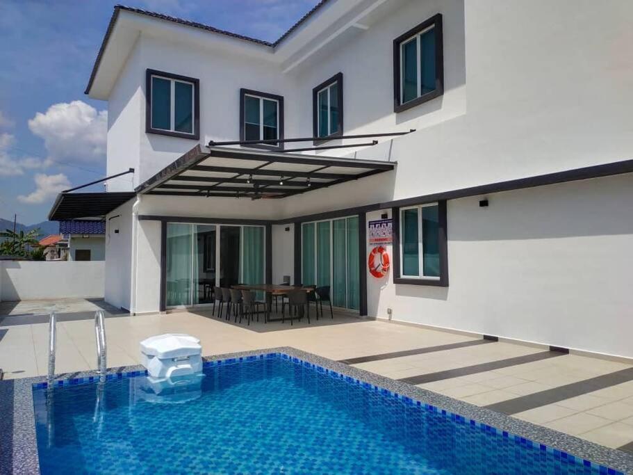 Villa Dawn De Ville-private Pool Bbq Karaoke 34-40pax